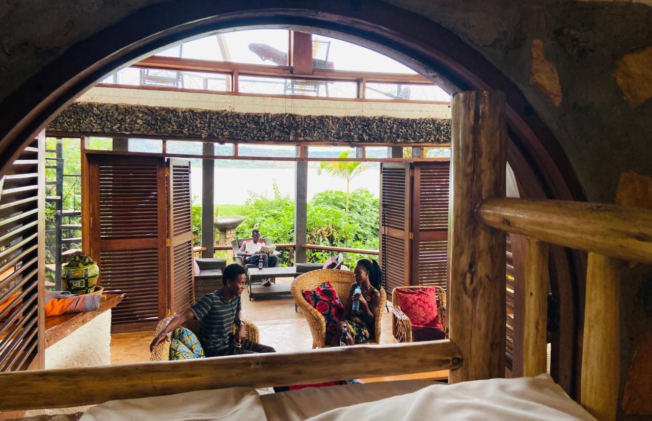 Home Onthe Nile Dorm ジンジャ エクステリア 写真